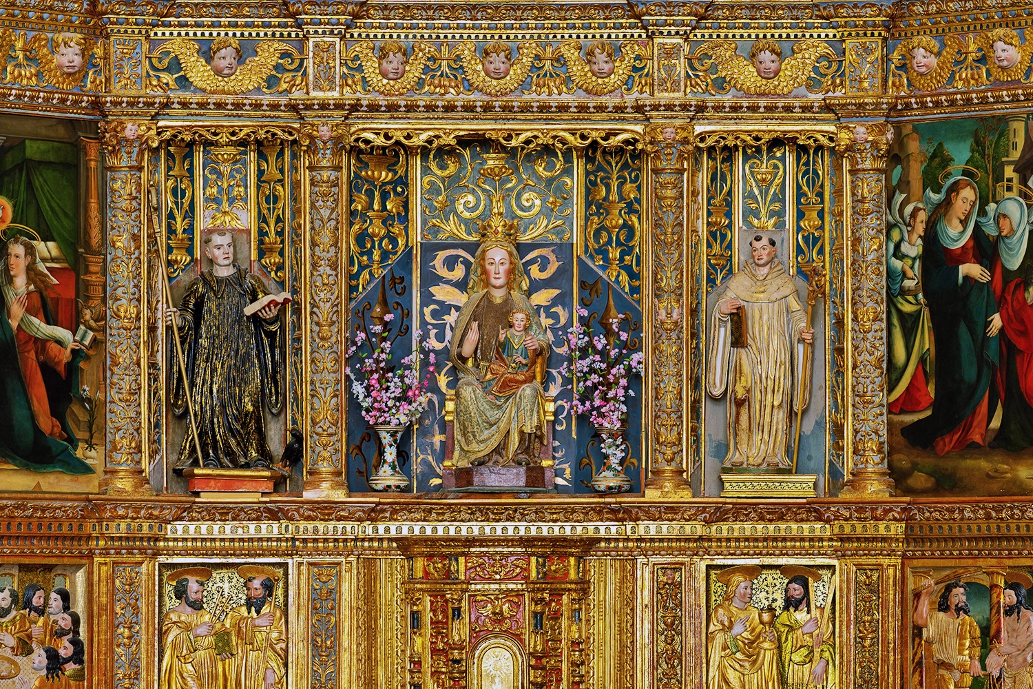 Representación de Santa María de San Salvador en el Retablo Mayor